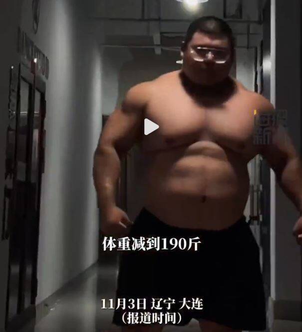 中国男子170公斤拥8块肌！ 网友封“现代许褚”