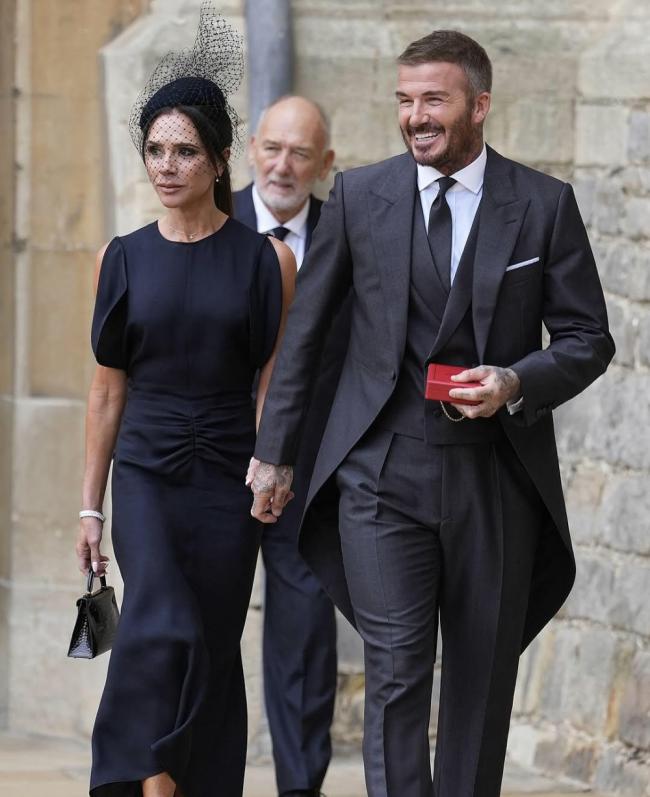 贝克汉姆14岁女儿凌晨现身,满脸油光 贝克汉姆14岁女儿凌晨现身,满脸油光