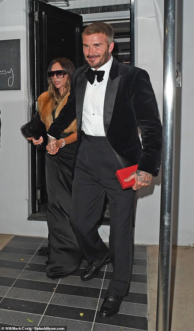 贝克汉姆14岁女儿凌晨现身,满脸油光 贝克汉姆14岁女儿凌晨现身,满脸油光