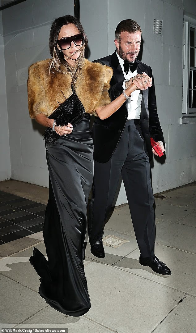 贝克汉姆14岁女儿凌晨现身,满脸油光 贝克汉姆14岁女儿凌晨现身,满脸油光