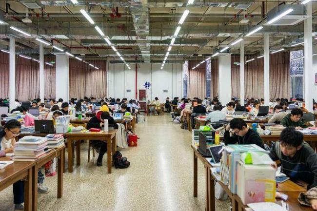 中国大批学生感叹 大学比高中还辛苦 中国大批学生感叹 大学比高中还辛苦