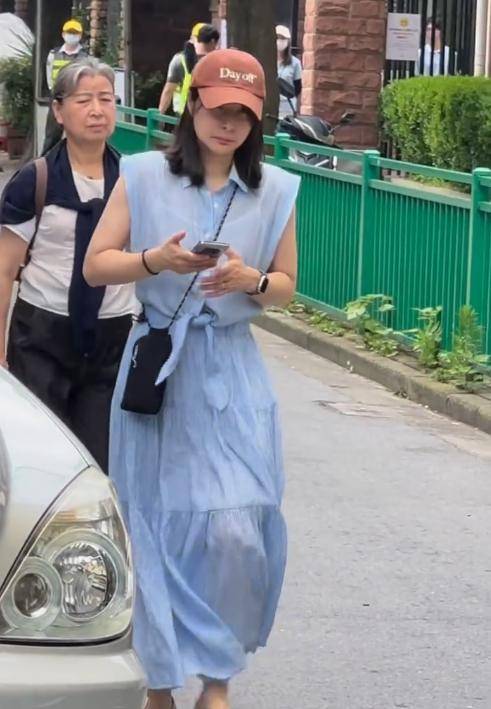 郭晶晶科学晚宴,跟章泽天差别太大了 郭晶晶科学晚宴,跟章泽天差别太大了