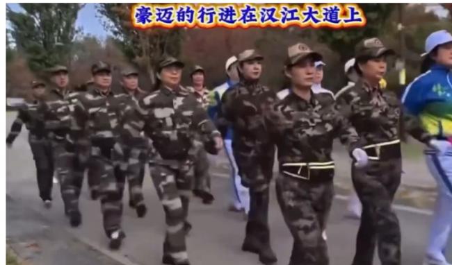 中国大爷大妈在首尔 这一幕吓坏韩国人 中国大爷大妈在首尔 这一幕吓坏韩国人