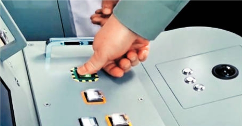 央视新闻联播曝光 习近平登舰视察细节 央视新闻联播曝光 习近平登舰视察细节