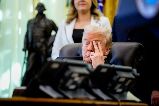 川普会议打瞌睡影片曝 纽森:瞌睡唐 川普会议打瞌睡影片曝 纽森:瞌睡唐