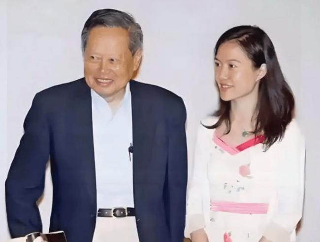 网传翁帆将要去英国留学两年 网传翁帆将要去英国留学两年