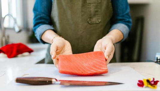 美国研究：鱼肉含有毒物质，多吃或致癌？