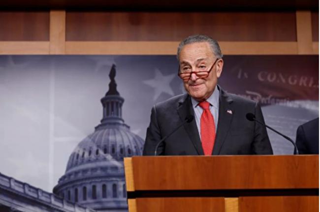 8议员倒戈  民主党火大要他下台