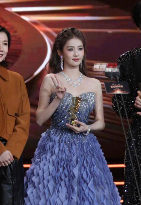 这一夜红毯 女星们疲态土气 港台明星发挥失常 这一夜红毯 女星们疲态土气 港台明星发挥失常