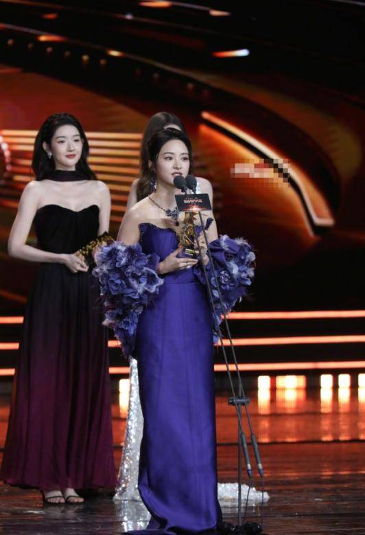 这一夜红毯 女星们疲态土气 港台明星发挥失常 这一夜红毯 女星们疲态土气 港台明星发挥失常