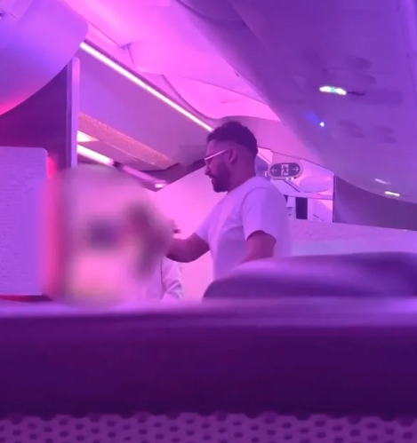 富豪飞机上威胁奸杀空姐 网友喊刑期太短 结果…