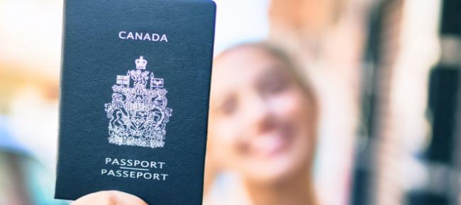 加拿大出大事了！难民申请突增98%