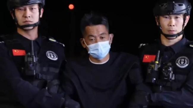 佘智江竟是赵薇前夫黄有龙表弟 成魔之路被揭开