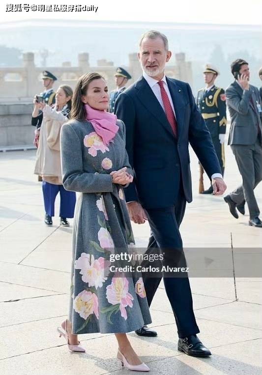 西班牙王后访华连换7套穿搭 平价穿出高奢感