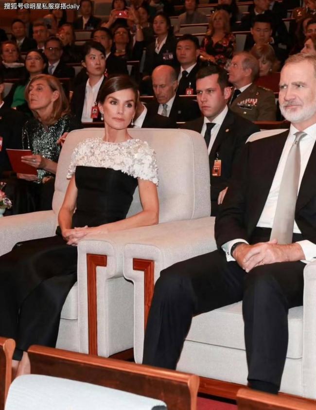 西班牙王后访华连换7套穿搭 平价穿出高奢感