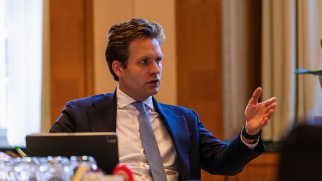 一份关键情报...中荷芯片对峙内幕令西方震惊 一份关键情报...中荷芯片对峙内幕令西方震惊