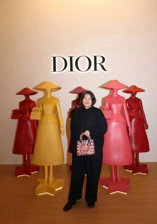 陈凯歌前妻大变样!64岁洪晃近照瘦30斤 陈凯歌前妻大变样!64岁洪晃近照瘦30斤