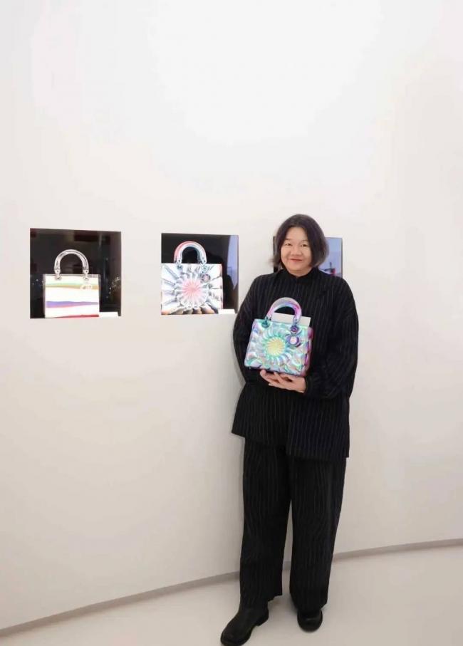 陈凯歌前妻大变样!64岁洪晃近照瘦30斤 陈凯歌前妻大变样!64岁洪晃近照瘦30斤