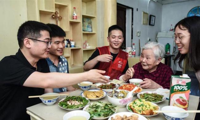 中国兴起“外包儿女”服务 中国兴起“外包儿女”服务