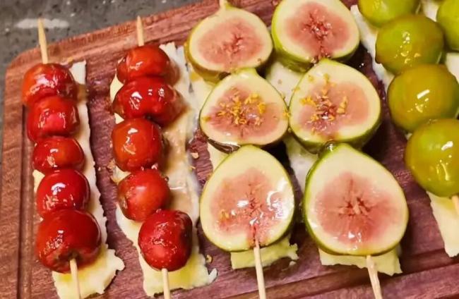 北上广疯抢的天价奶皮子 内蒙人看了又气又笑 北上广疯抢的天价奶皮子 内蒙人看了又气又笑