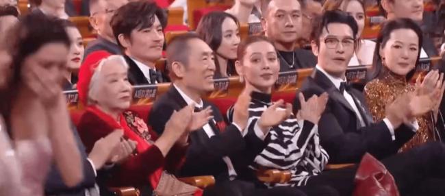 金鸡奖颁奖:00后拿最佳男主角奖 张艺谋乐开花 金鸡奖颁奖:00后拿最佳男主角奖 张艺谋乐开花