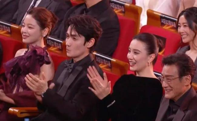 金鸡奖颁奖:00后拿最佳男主角奖 张艺谋乐开花 金鸡奖颁奖:00后拿最佳男主角奖 张艺谋乐开花