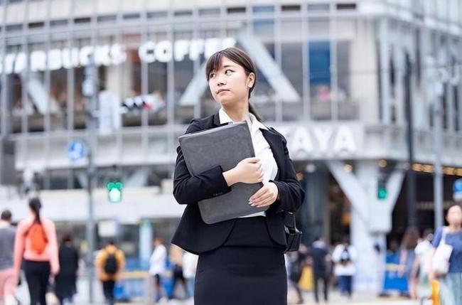 中国街头的女性外卖骑手 以惊人速度暴增 中国街头的女性外卖骑手 以惊人速度暴增