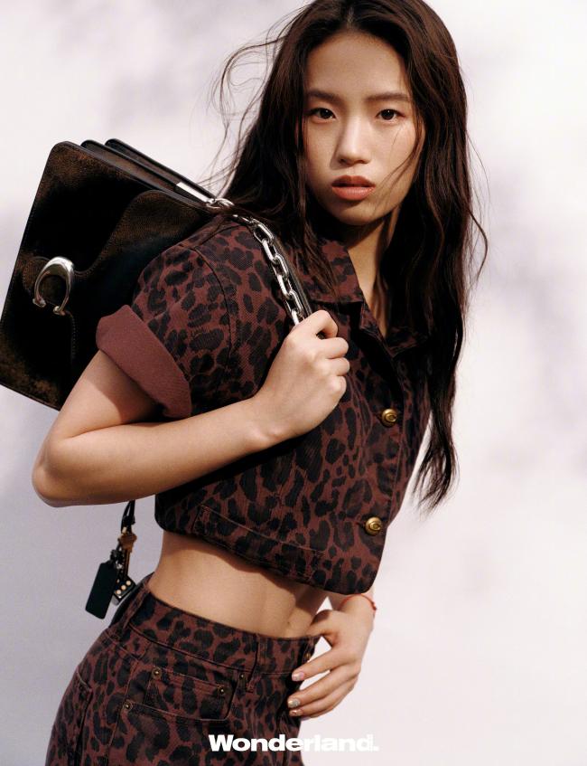 陈芋汐夺冠后首封 鲜活灵动少女风适配度满分