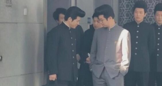 “如此不懂礼貌的外交官员,可知中国的水准” “如此不懂礼貌的外交官员,可知中国的水准”