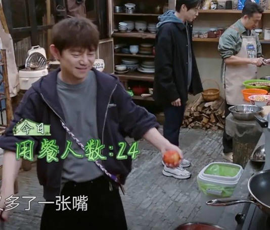 黄磊太难了  1人做5道菜24人吃被嫌寒酸