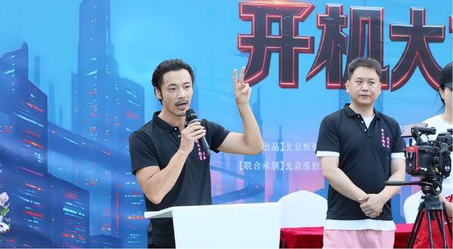 妻子是王姬之女,父亲是昔日央视一哥 妻子是王姬之女,父亲是昔日央视一哥