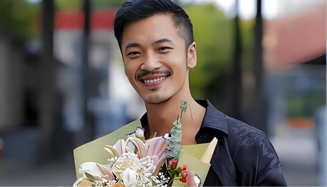 妻子是王姬之女,父亲是昔日央视一哥 妻子是王姬之女,父亲是昔日央视一哥