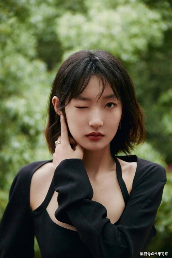 热搜炸了：曝女星霸道有洁癖，童谣被打哭