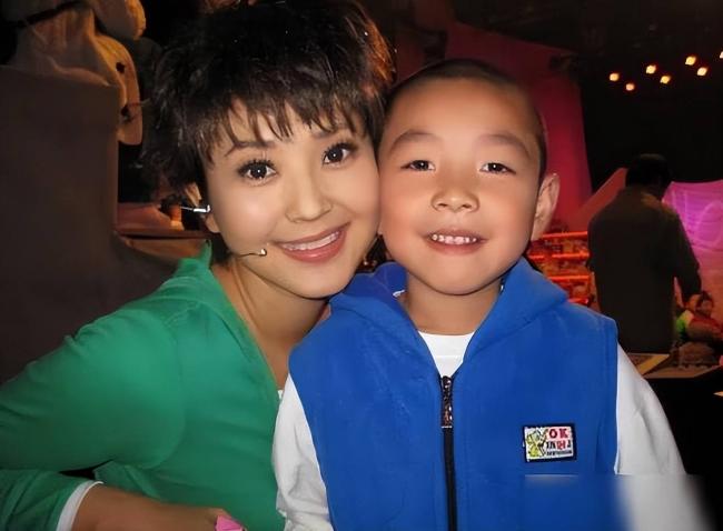 央视“一姐”的消失 是整个主持界的悲哀和损失 央视“一姐”的消失 是整个主持界的悲哀和损失