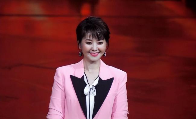 央视“一姐”的消失 是整个主持界的悲哀和损失 央视“一姐”的消失 是整个主持界的悲哀和损失