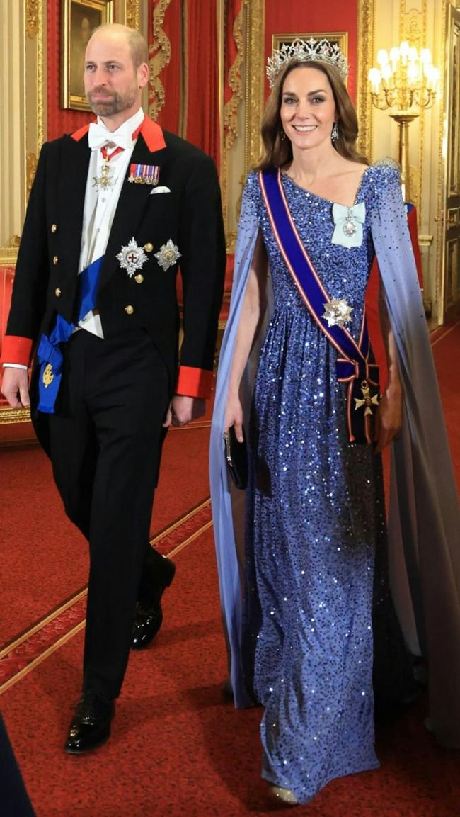 见外宾，凯特闪亮登场 首戴172年传世冠冕