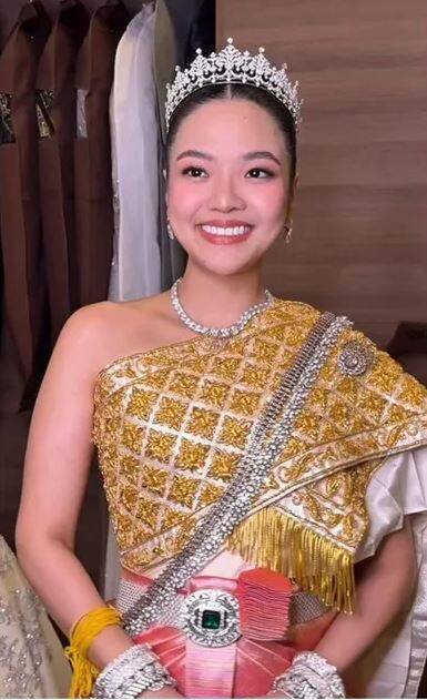 柬埔寨公主嫁富二代曝超奢排场 满身珠宝耀眼 柬埔寨公主嫁富二代曝超奢排场 满身珠宝耀眼