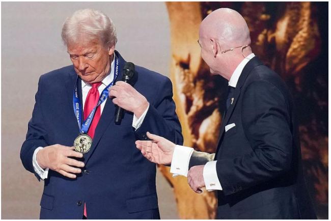 心心念念的和平奖,川普终于拿到第一块儿 心心念念的和平奖,川普终于拿到第一块儿