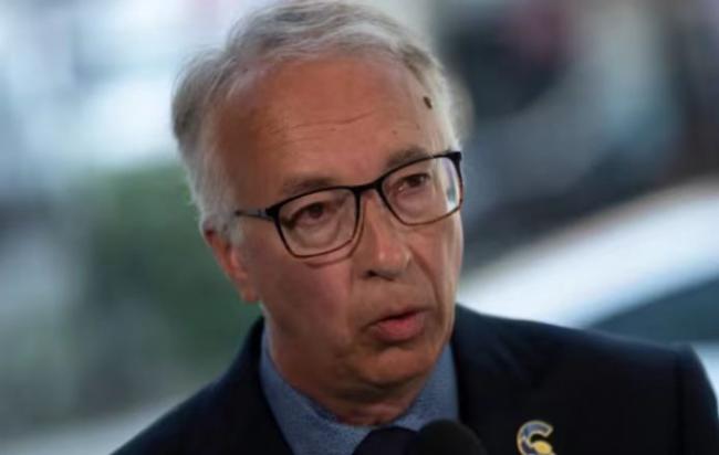 BC保守党24小时极限内讧:逼宫、双党魁同场对坐 BC保守党24小时极限内讧:逼宫、双党魁同场对坐