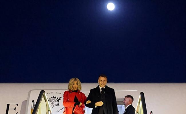 法新社太牛了!特意抓拍中国人喜欢的明月 法新社太牛了!特意抓拍中国人喜欢的明月