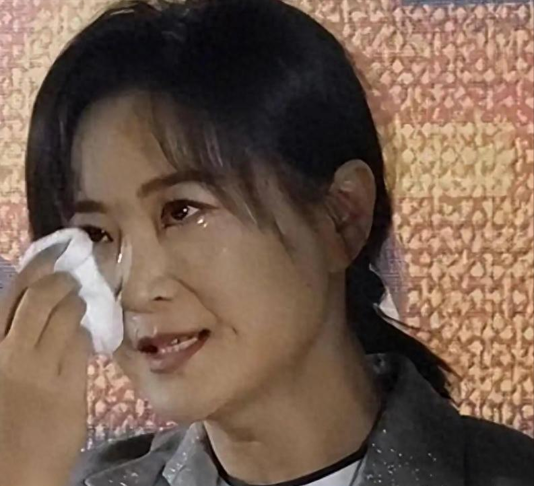 她模样大变 冯巩的评价一针见血 她模样大变 冯巩的评价一针见血