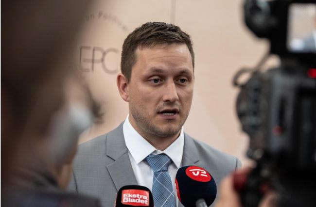 直接排除中国站队美欧！北京王牌被逼到悬崖边