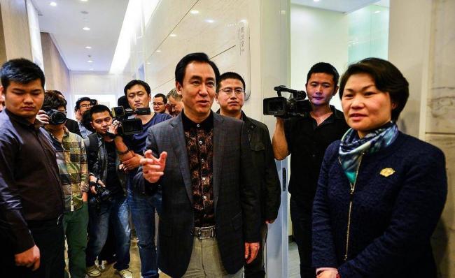 许家印被拘细节:情绪崩溃,怒吼不止 许家印被拘细节:情绪崩溃,怒吼不止