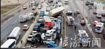 新疆重大事故:12车追尾 已酿9死7伤 惨况曝光 新疆重大事故:12车追尾 已酿9死7伤 惨况曝光