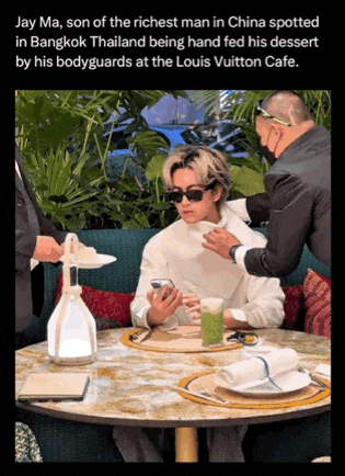 “中国首富之子”大闹曼谷 网友们却纷纷点赞 “中国首富之子”大闹曼谷 网友们却纷纷点赞