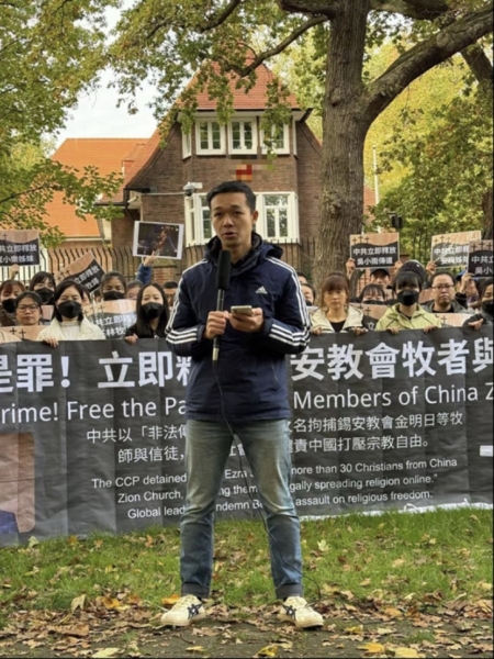 “中国三十岁以上的人已经清醒” “中国三十岁以上的人已经清醒”