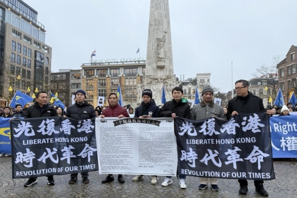 “中国三十岁以上的人已经清醒” “中国三十岁以上的人已经清醒”