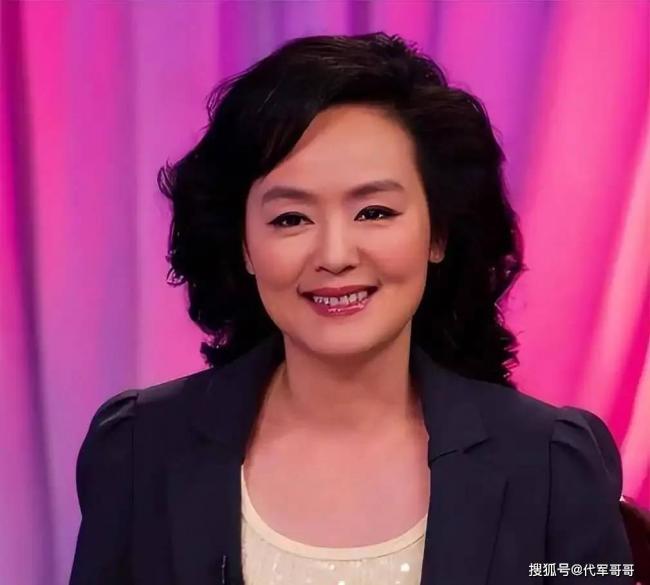 央视著名主持 嫁哈佛海归恩爱22年 官宣新身份 央视著名主持 嫁哈佛海归恩爱22年 官宣新身份