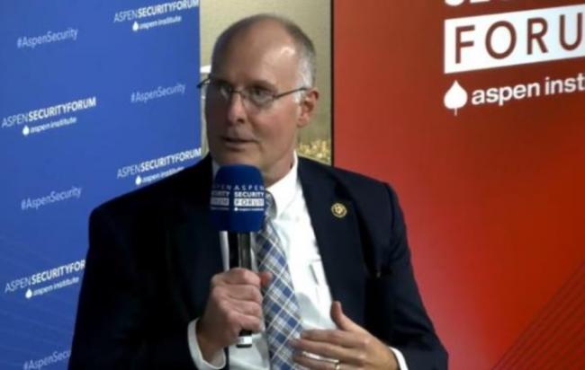 “中国的枪已上膛”！他对全球发出警告