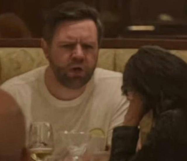 万斯被传在餐厅对妻子大喊大叫，网：情况不妙